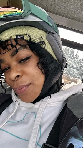 Shredding solo this Valentine’s Day 🏂 ❄️ because self-love is the best love. Doing my favorite thing in my favorite place, no...