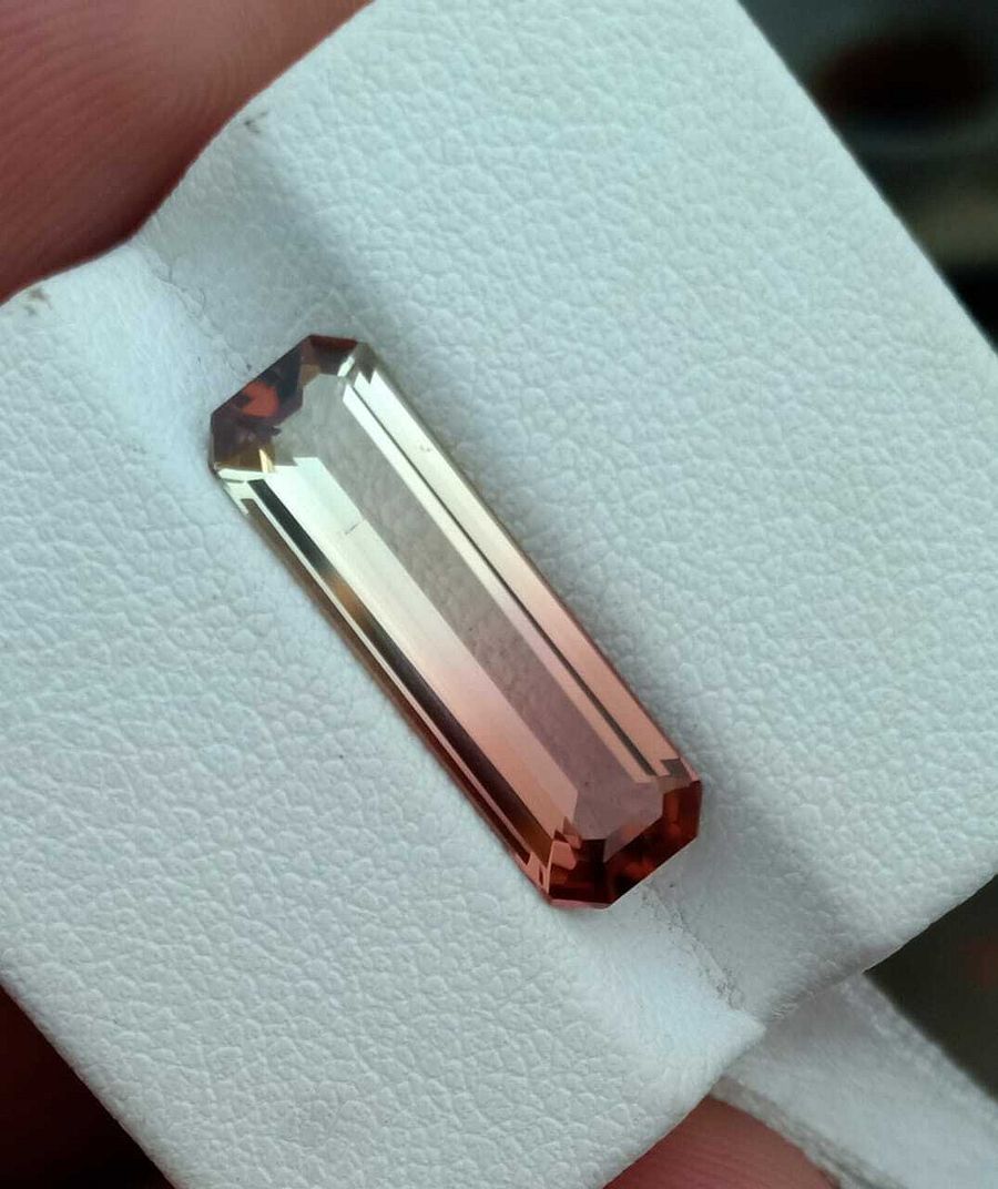 BI-COLOR AFRICAN TOURMALINE VVSI GRADE LOOSE GEMSTONE EMERALD CUT, 3.90 CARAT product image (9)