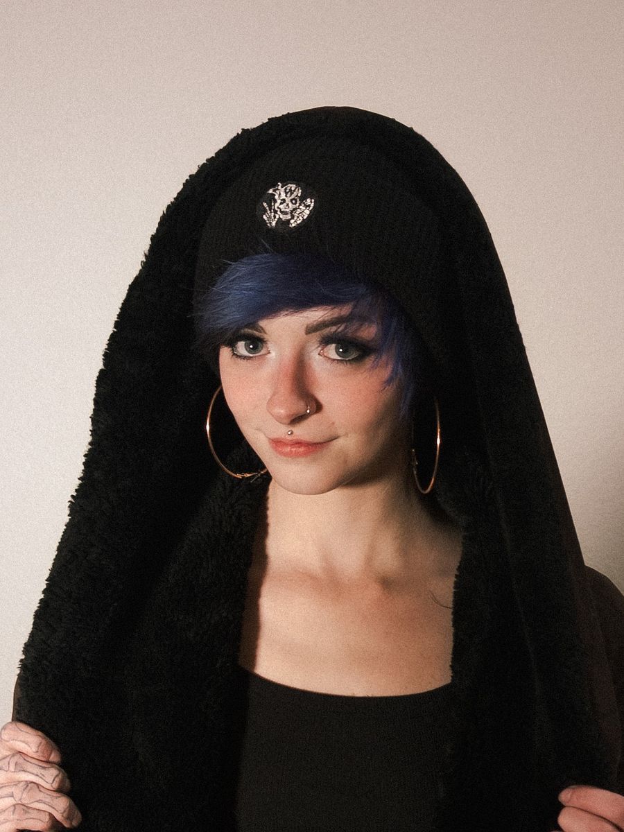 Skull Inhaler Beanie product image (3)