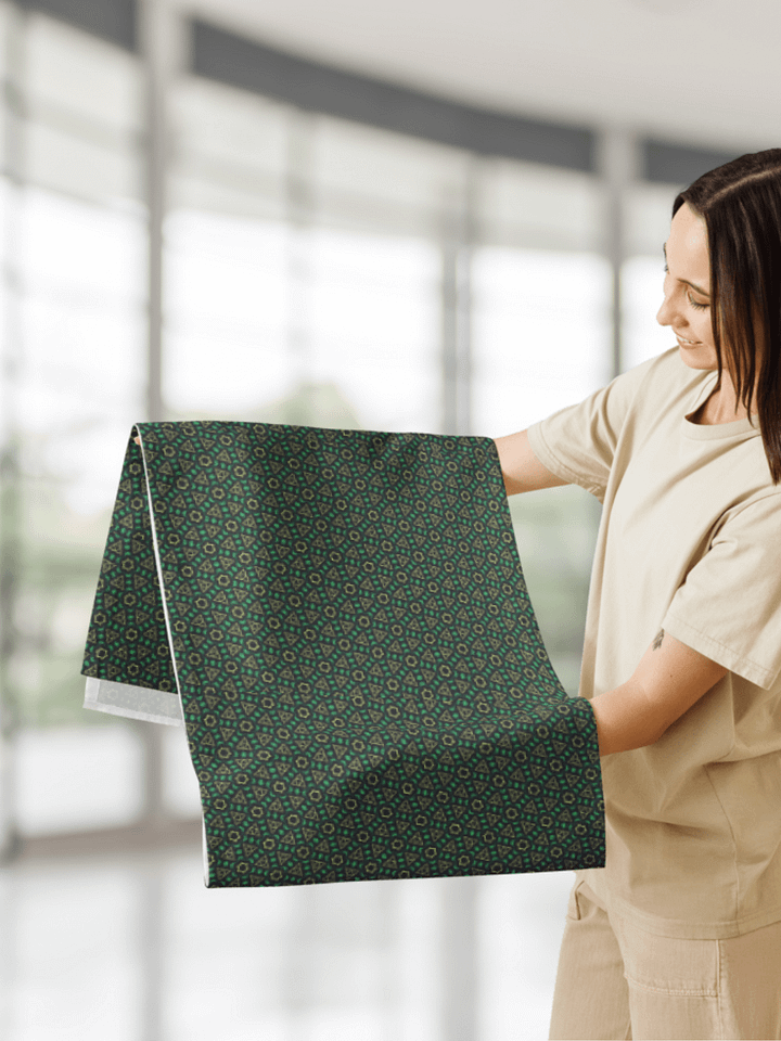 Green star pattern table runner product image (2)
