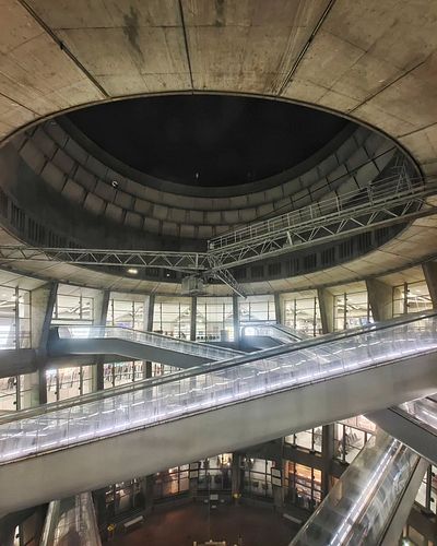 Good morning from Paris. Terminal 1 at Charles de Gaulle is wild.

#charlesdegaulle #paris #airports #architecture