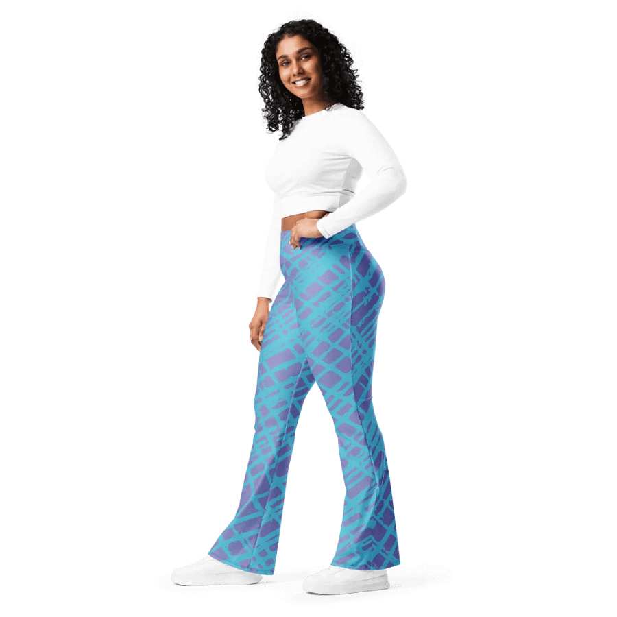 Mesh Mirage Flare Leggings product image (9)