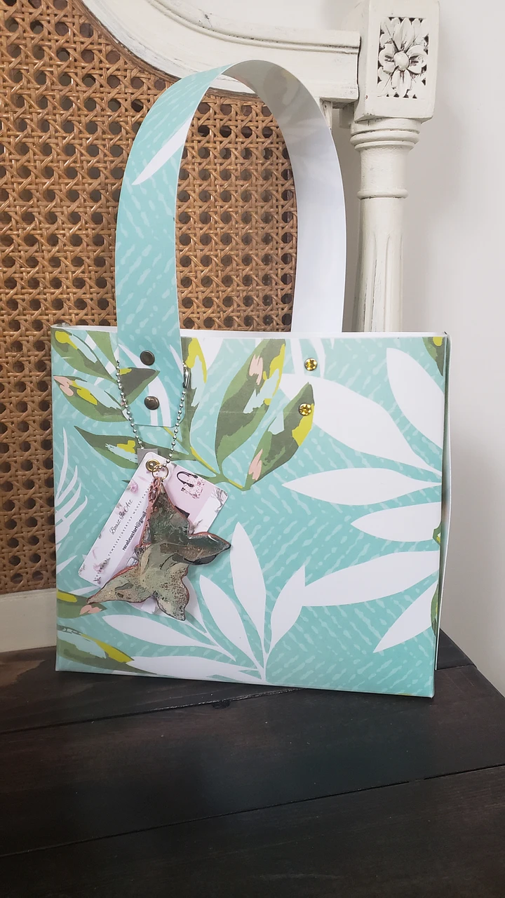 Elegant Flora Green Floral Gift Bag with Handmade Butterfly Charm product image (1)