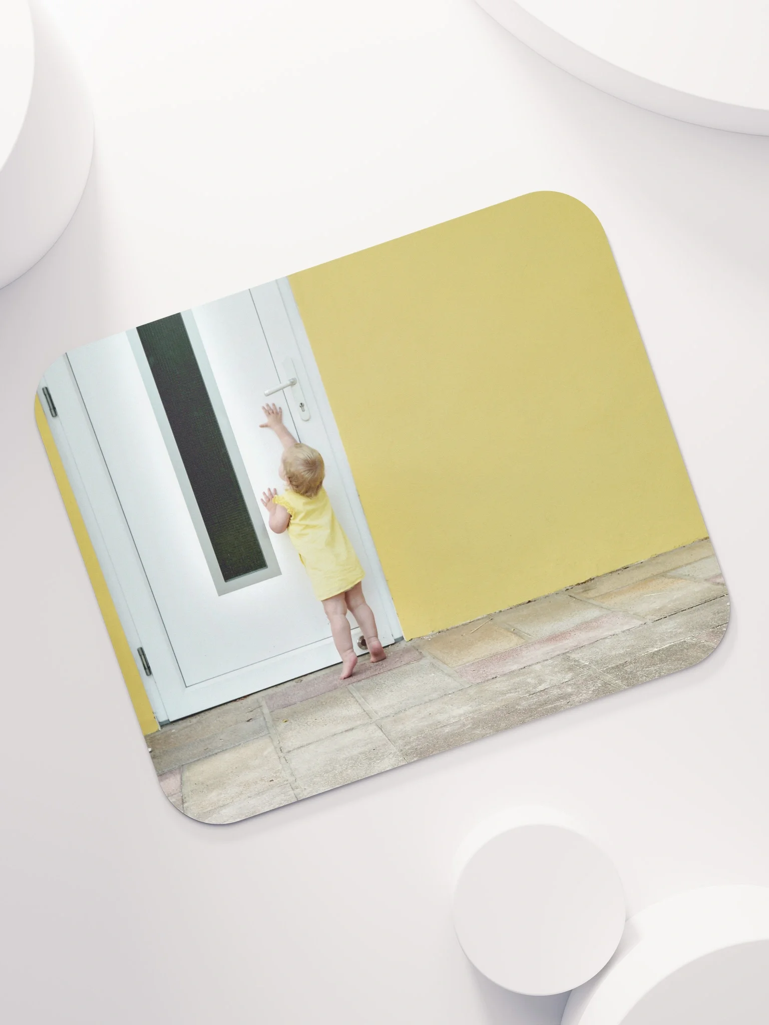 Mauspad - Kleines Mädchen an Tür product image (7)