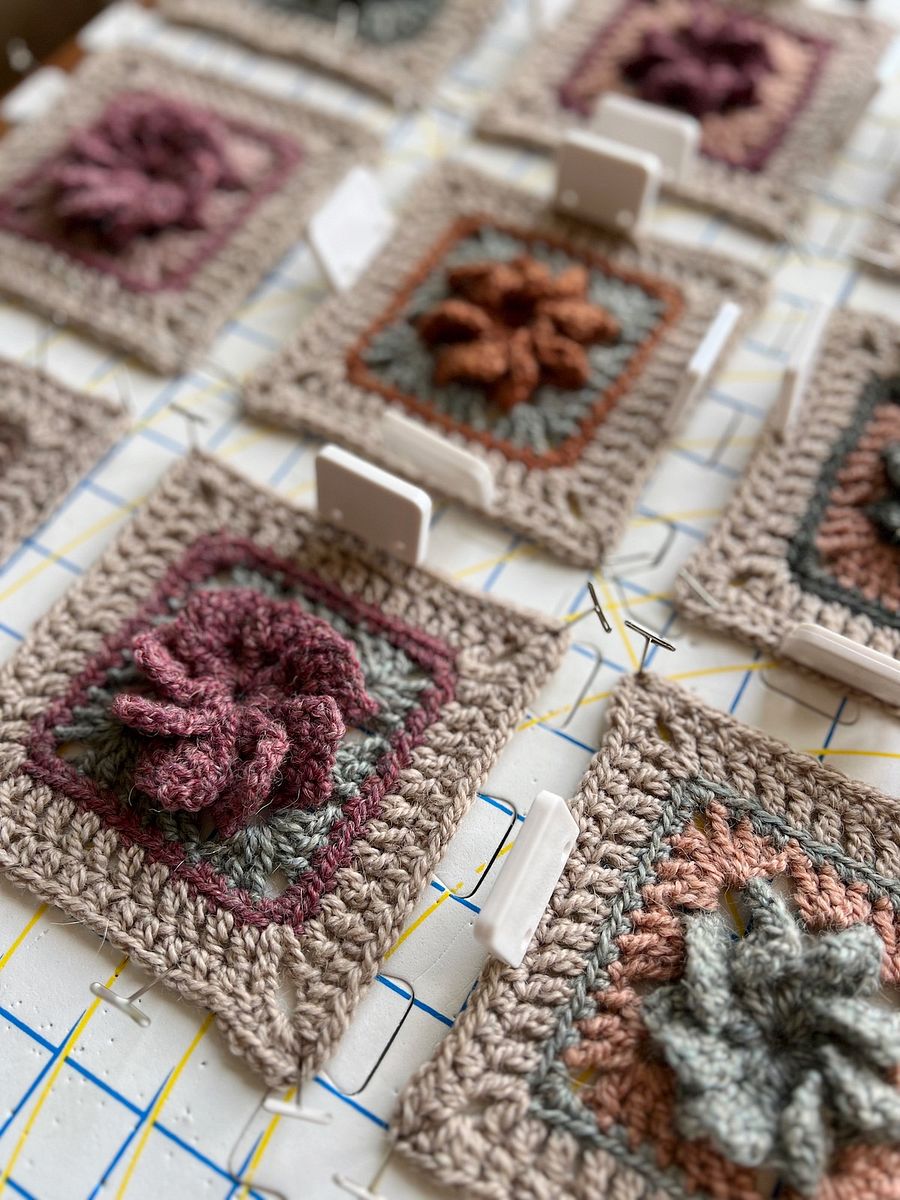 Granny Square Bag Crochet Pattern / Flower Crochet Bag / Easy Tote or Crossbody Bag Pdf product image (8)