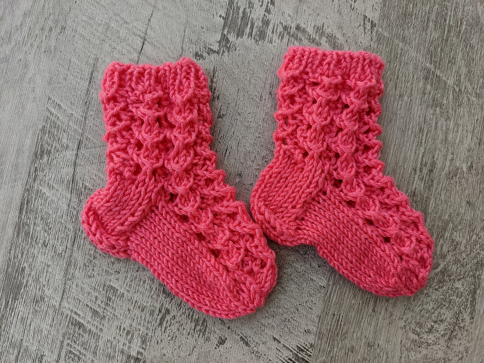 Lace Knit Newborn Beanie & Socks Patterns Set product image (4)