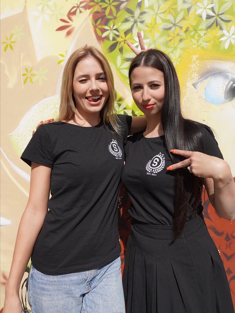 ItsSky Women's embroidered T-Shirt product image (3)