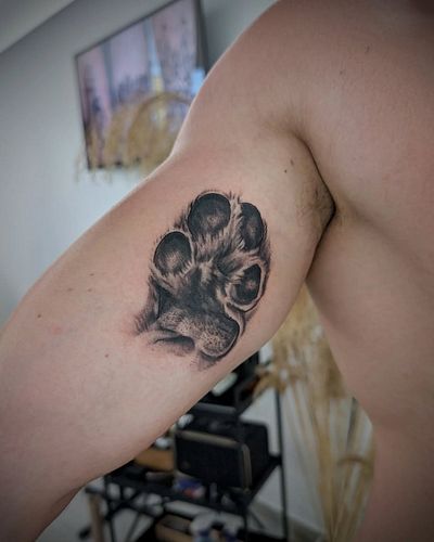 fAreWeLL 

#dogtattoo #dog #mansbestfriend #friend #bestfriend #realismtattoo #tattoo #ink #tattoodesign #tattooart #tattooli...
