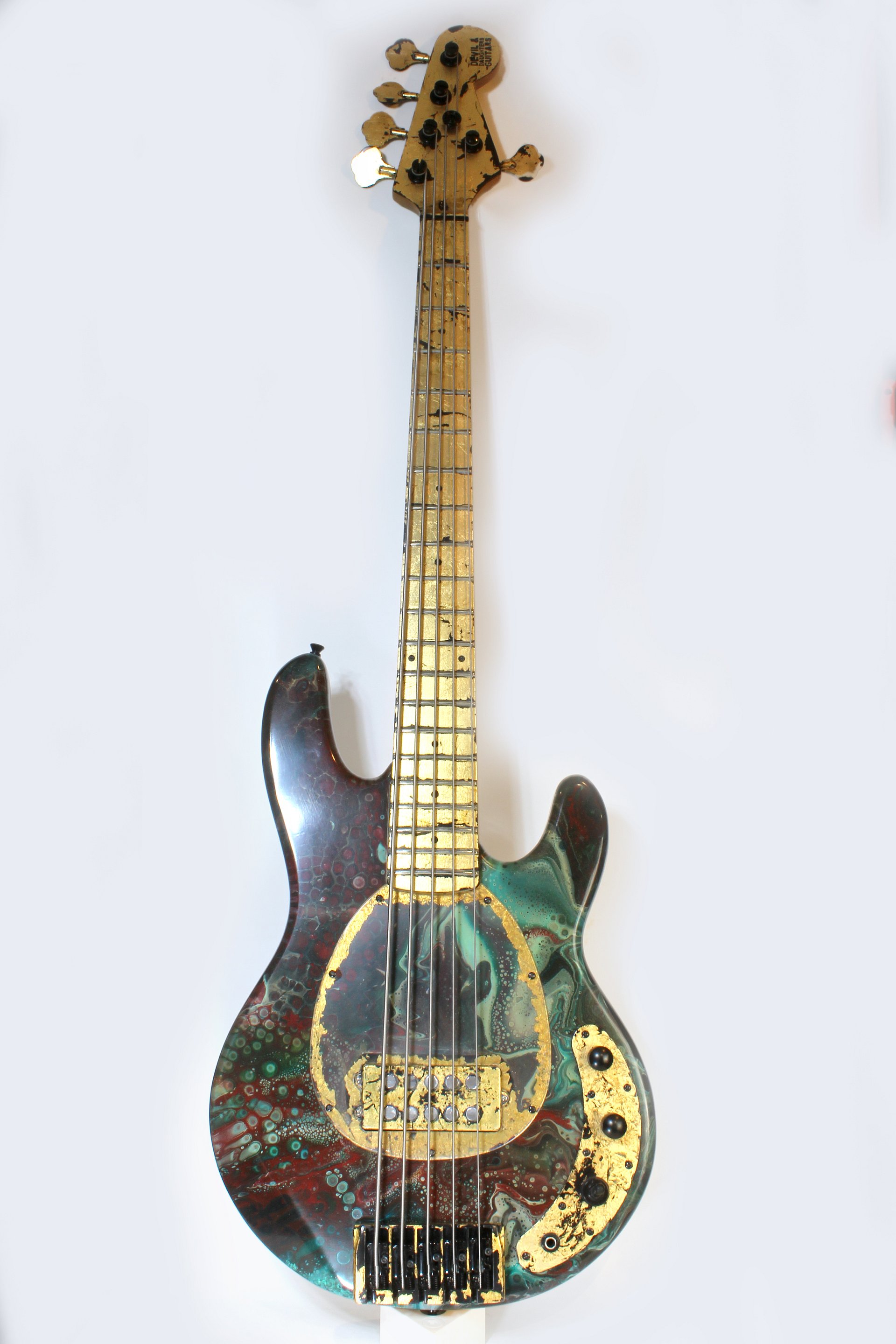 The Atlantis 5-String Bass – Handcrafted Artistry Meets Exceptional Playability product image (2)