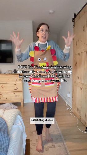 Feeling a little nostalgic for thanksgivings when my mom would wake me up at 11am

#momsofinstagram #comedyvideos #millennials
