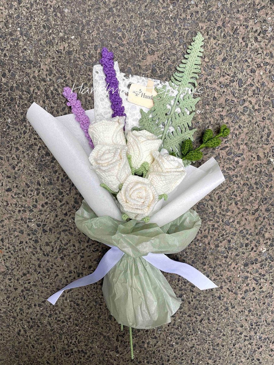 Snow Filled Flower Sea Crochet Knit Bouquet product image (4)
