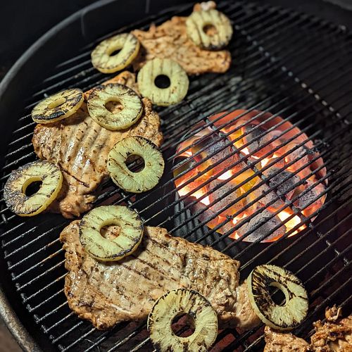 Cheap n' easy.  Flattened chicken breast and pineapple slices.  #healthyfood #healthy #grilling #bbq #grill #chicken #vortex ...