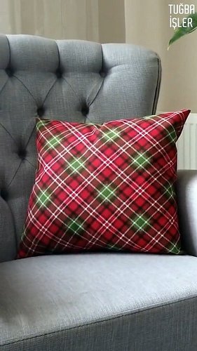 You need to have these pillows in your living room.

#clothes #fashion #diy #foryoupage
