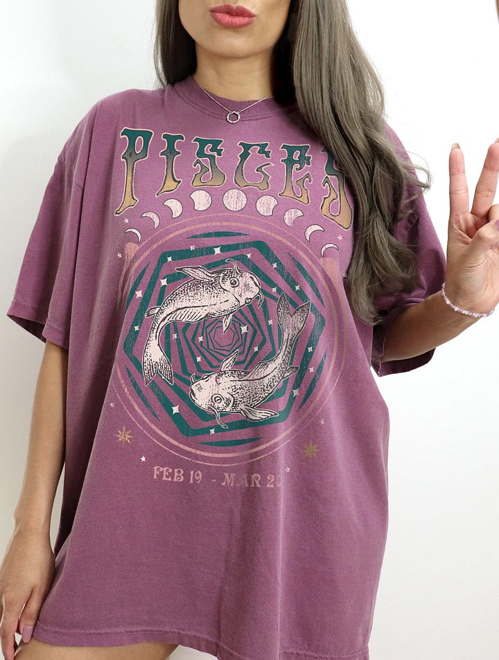 Pisces Zodiac Sign Tee | Art Nouveau-Style Grunge Streetwear T-Shirt for February 19 to March 20 Birth Months product image (1)