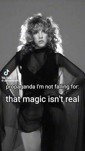 #StevieNicks bday is on the Super #NewMooninGemini & was so happy to find what I thought was BTS from famous shoots but it's ...
