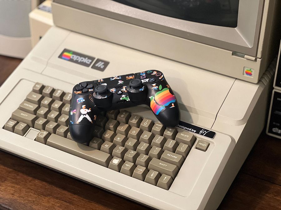 Playstation 4 Controller - Apple II Themed product image (1)