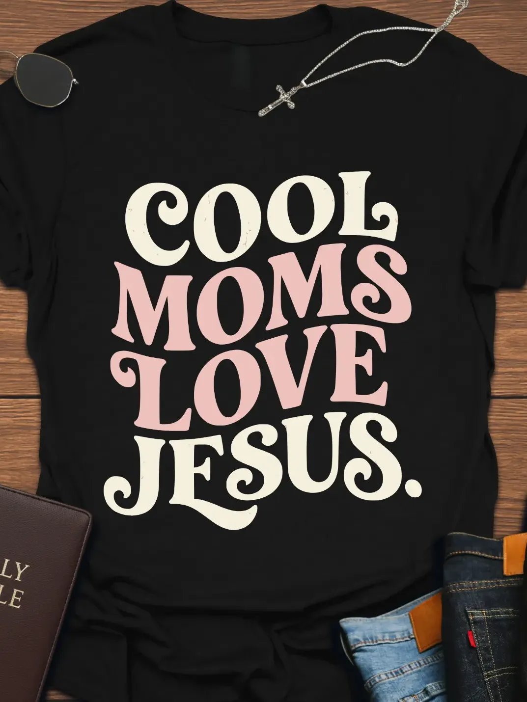 Cool Moms Love Jesus Retro T-Shirt product image (4)