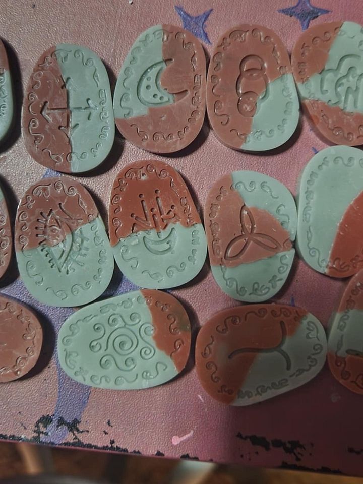 witches runes wax melt product image (1)