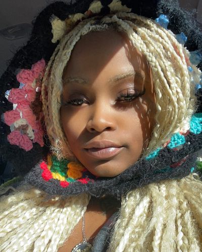 ✩₊˚.⋆☾⋆⁺₊✧
me n my face for now, music soon