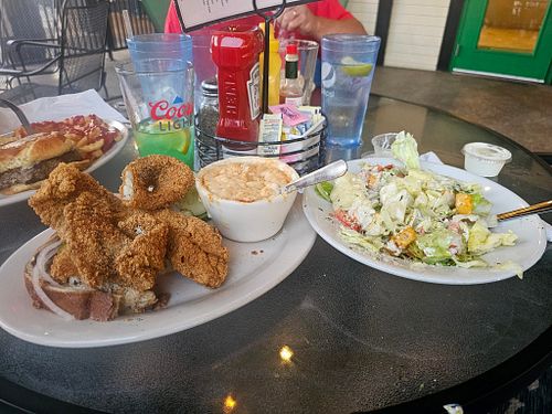 PSA 📣 AVOID Dublin Pub at all costs, we used to love this place but Dani my dad and I went here tonight for a good meal, and ...