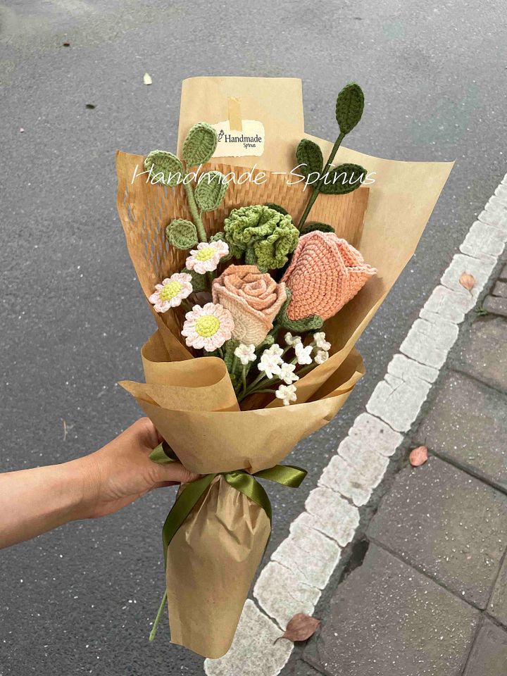 Summer Cappuccino Rose Crochet Knit Bouquet product image (2)