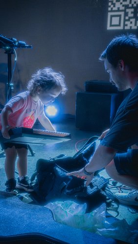 « Ne sous-estimez jamais ce que Dieu peut faire à travers un cœur d’enfant qui désire le servir. Parfois, leur foi simple nou...