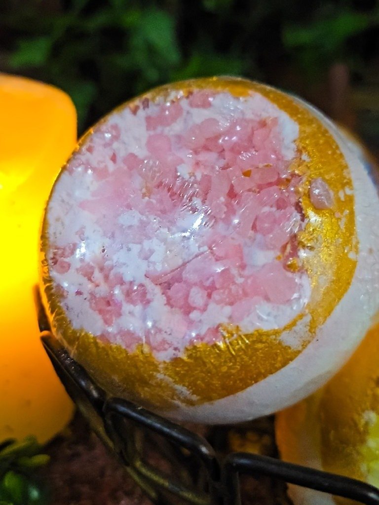 The Armored Kingdom Crown Jewel Crystal Quartz Bath Bomb Fizzers product image (5)