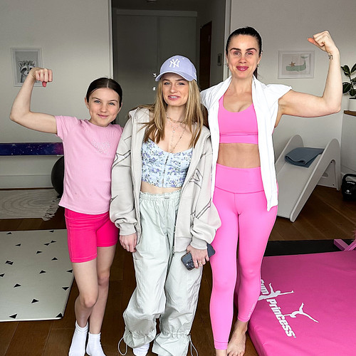 Hope you’re all having a lovely long Easter weekend 💞🐰

We just filmed a fitness challenge over on our Snap ‘Family Fizz Real...