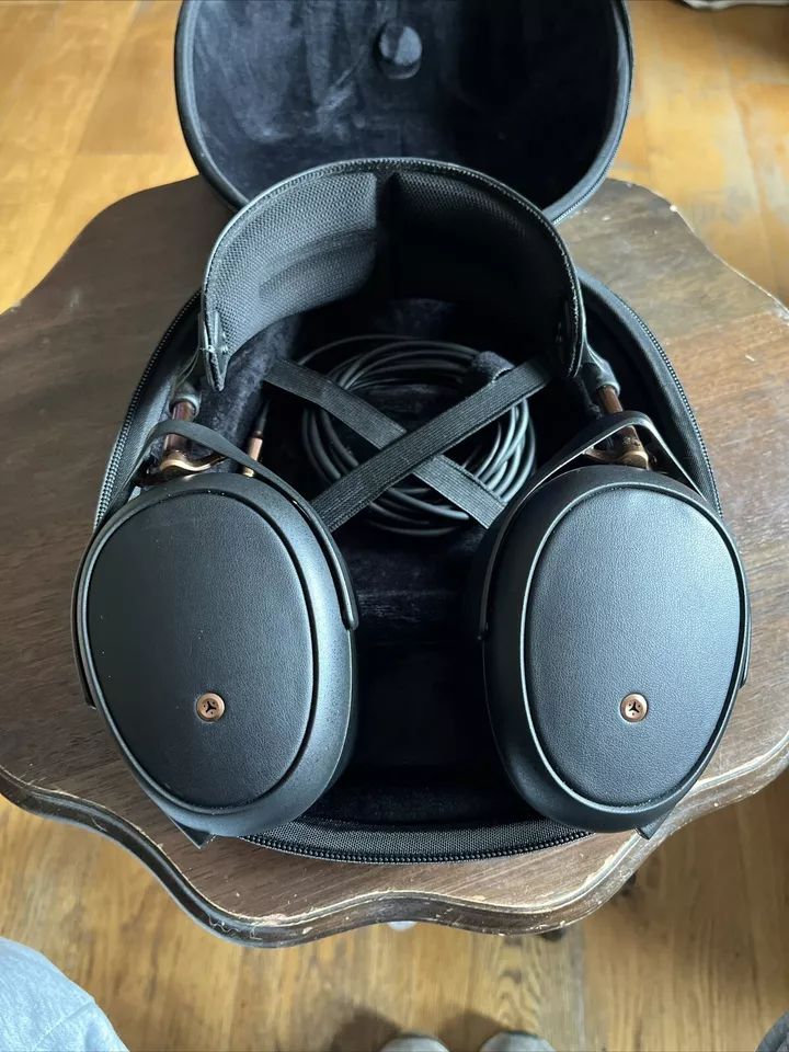Meze Liric and FIIO BTR7 IsoDynamic Headphones product image (1)