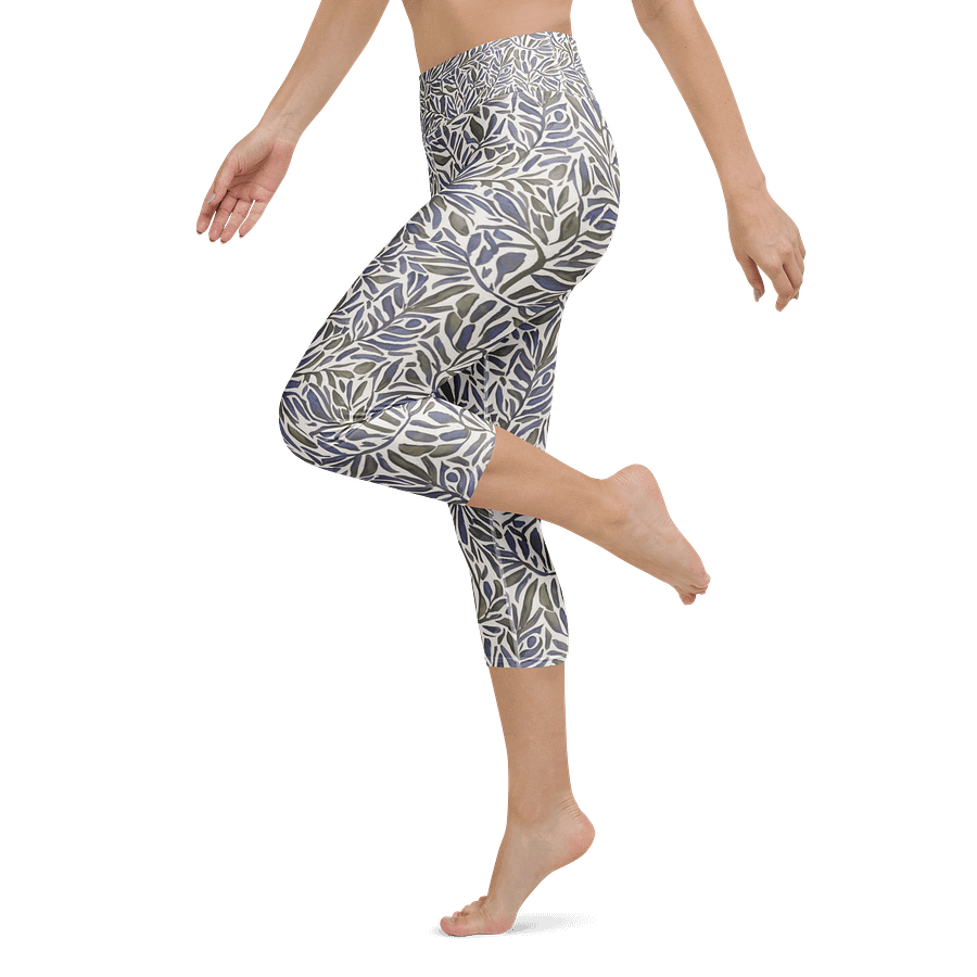 Leaves Garden Capri Leggings product image (5)