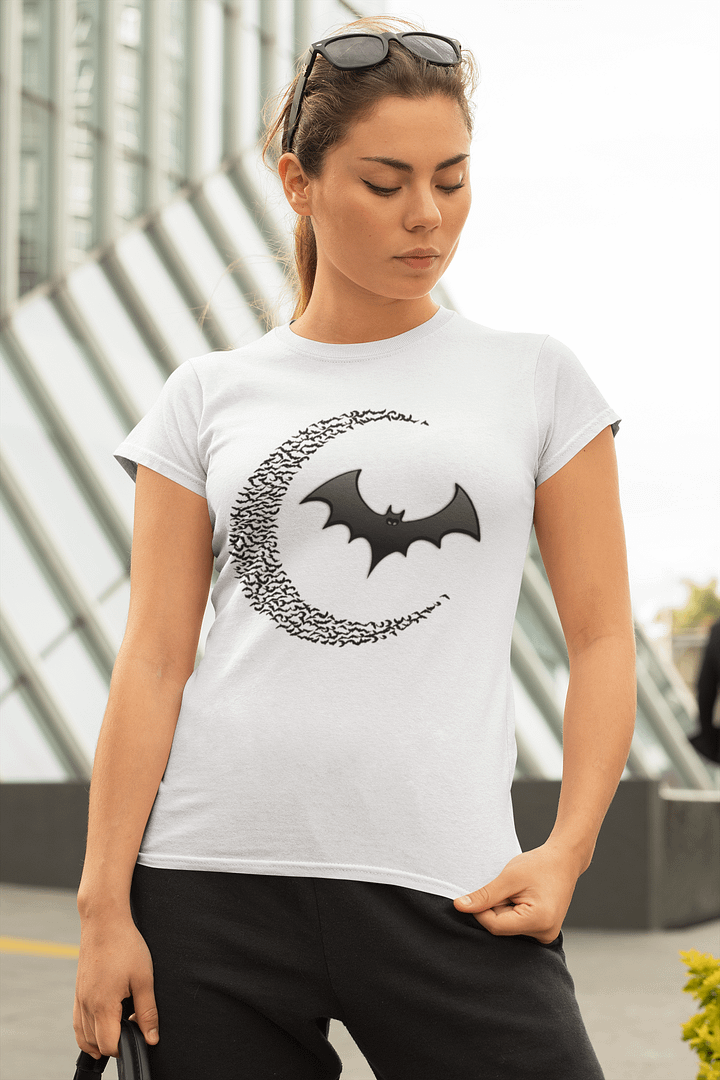 Bat's All Folks Graphic Bat Spread Wings Halloween-Shirt product image (1)