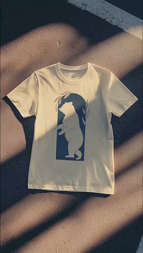 Ready for a new adventure! Walking Bear t-shirt for cool outings or casual fun! 🐻👕✨

#Bearstore #BearDesigns #lifestyle #bear...