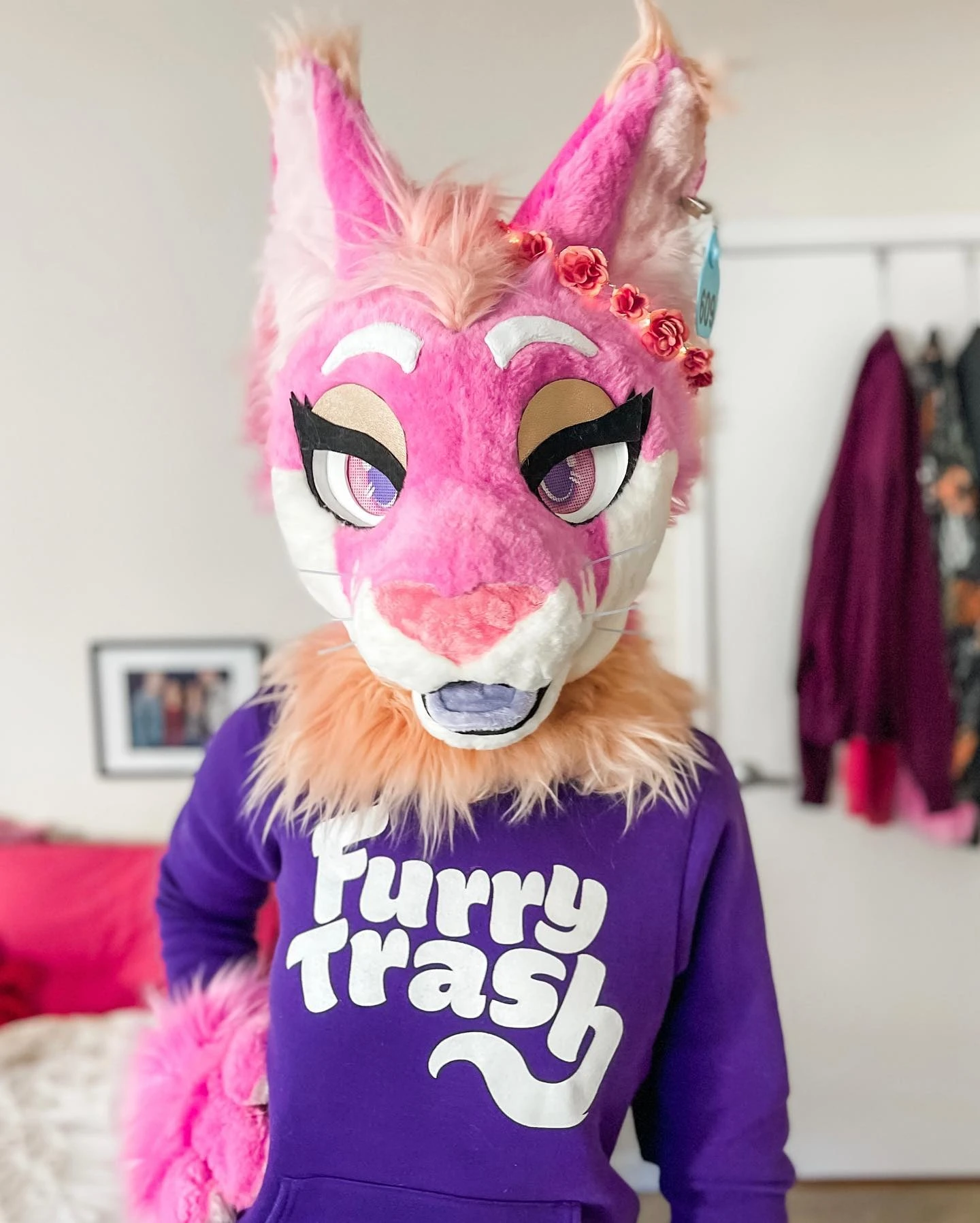 Happy #FursuitFriday everyone! Hope you're having a fantastic day today.
.
.
.
.
 #furries #furriesofinstagram #furry #furrya...