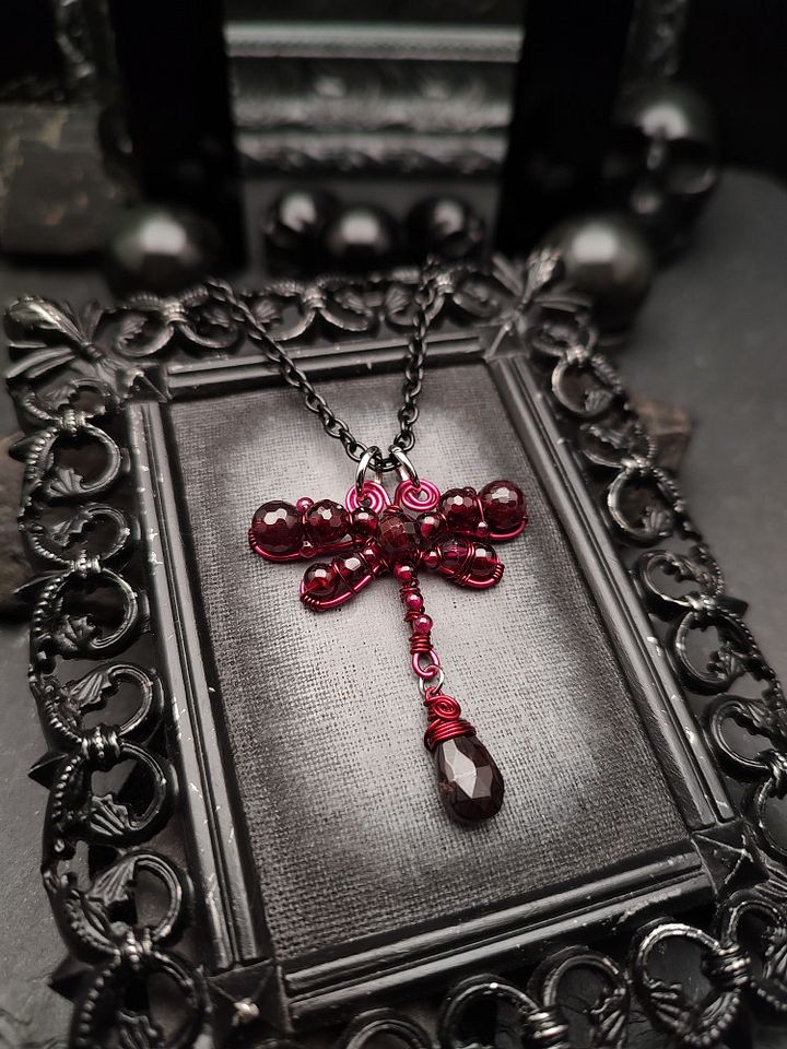Dragonfly - Blood Garnet Medium product image (2)
