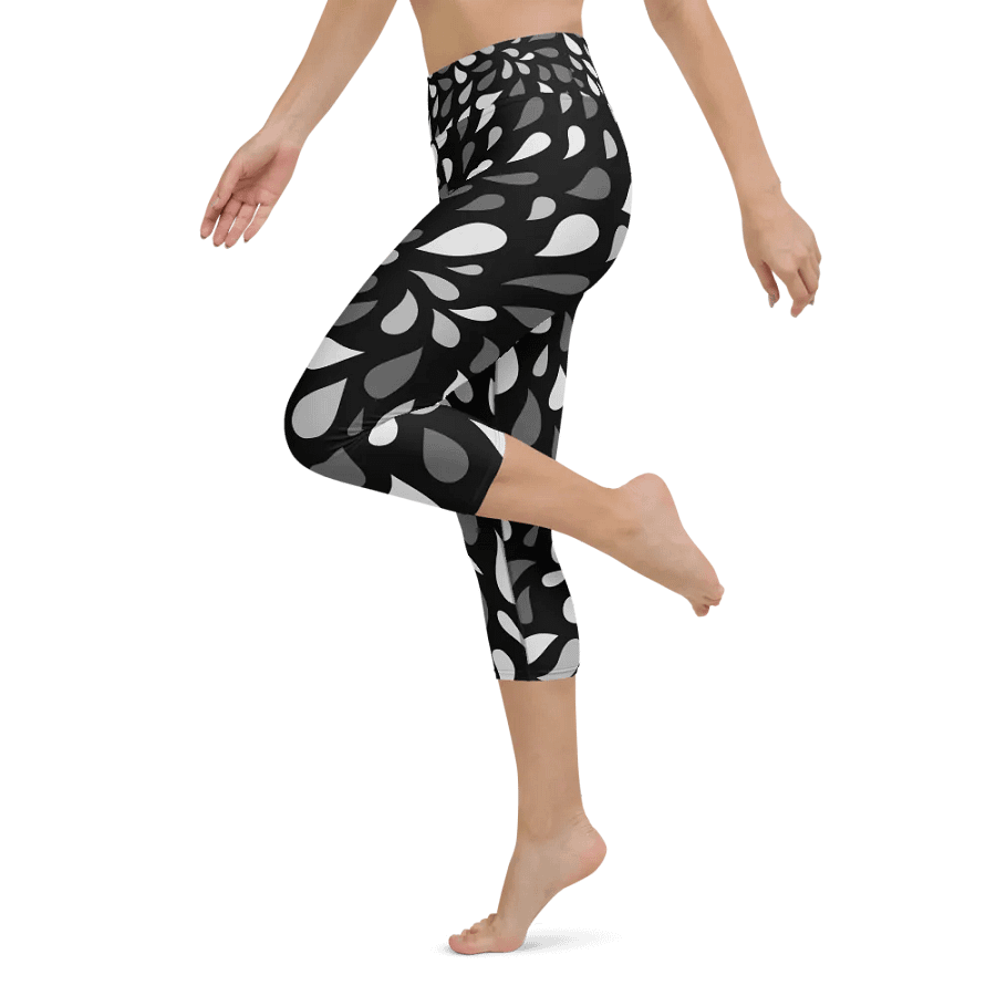 Swirling Teardrop Yoga Capri Leggings product image (5)