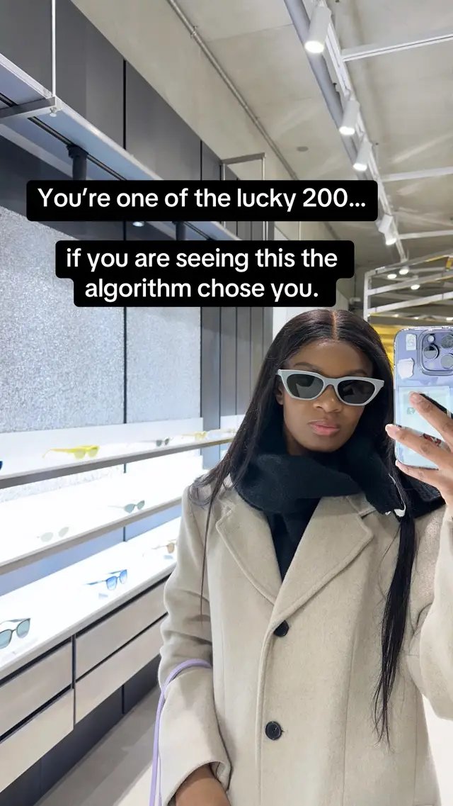 “Head in the clouds out on all platforms” Real dreamy vibes song for your playlist #fyp #spotifywrapped #rnb #nyc 