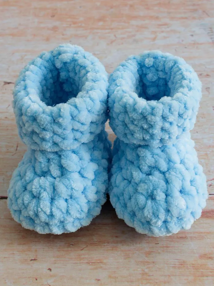 Crochet Pattern: Quick and Easy Baby Booties product image (1)