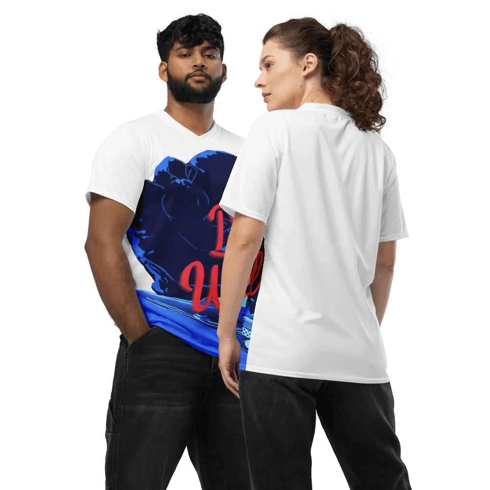 V-aukkoinen T-paita teknisestä kankaasta - Tyylikkä DJ Wellu-printillä. Unisex-malli. product image (1)