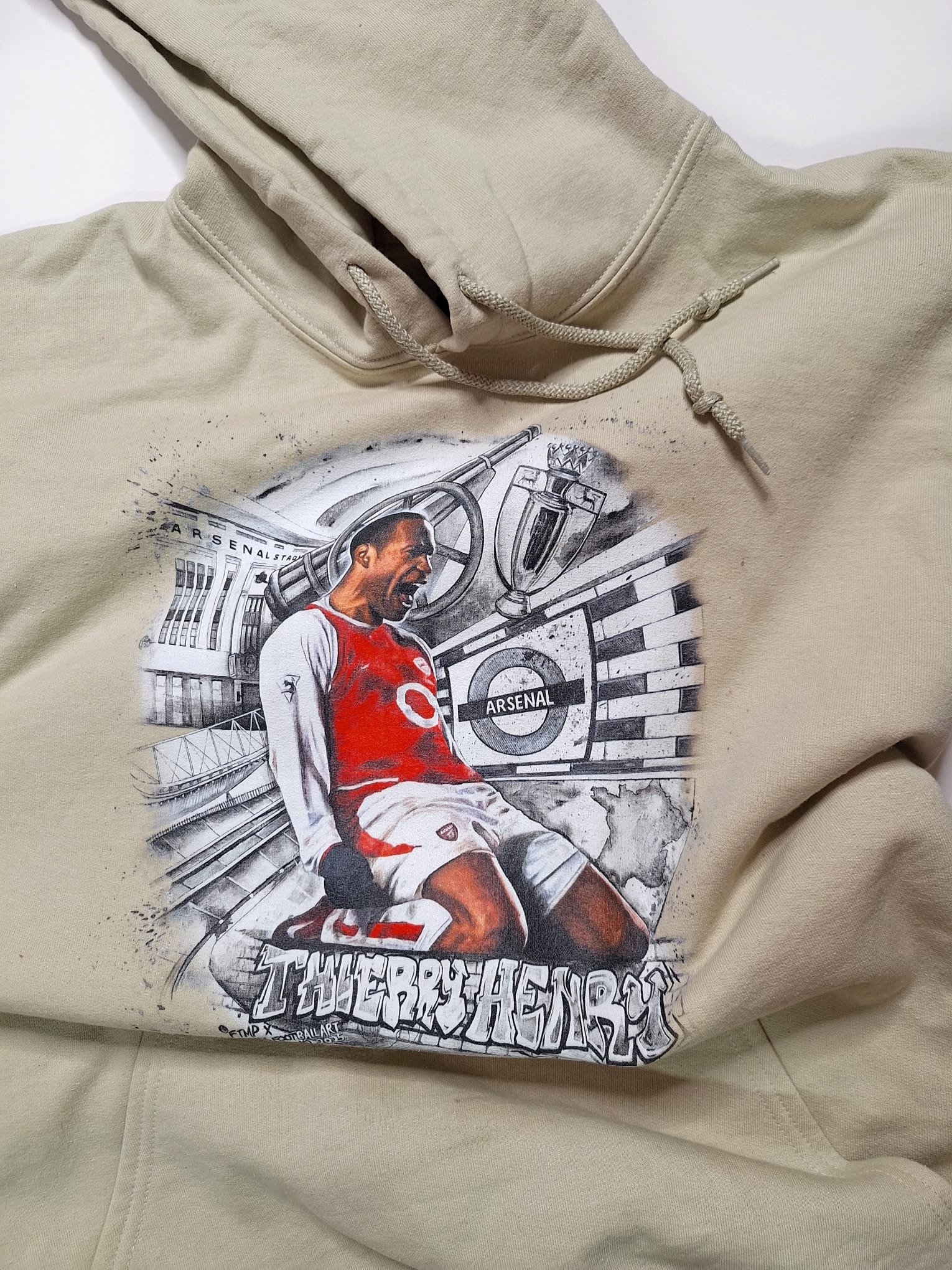 Thierry Henry Arsenal Hoodie – Front Print Football Artwork & Sleeve Logo (Podcast Exclusive) product image (5)