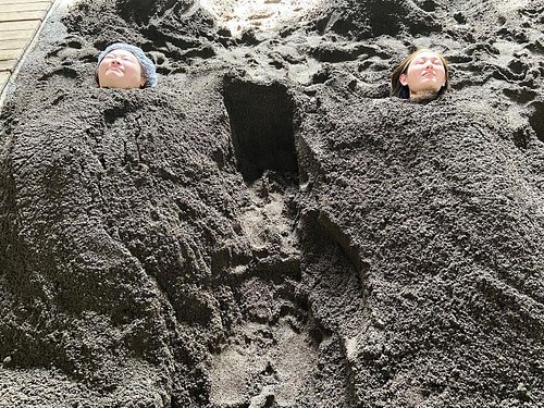weird? funny? crazy? travel to Oita, Japan!🇯🇵
It was my first time to take this type's of bath.
YES‼️‼️‼️‼️
This is sand bath...