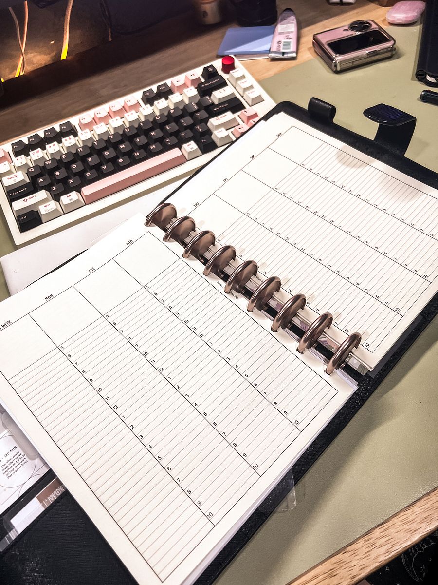 Undated Vertical Weekly Hourly Layout | HP Classic size product image (2)