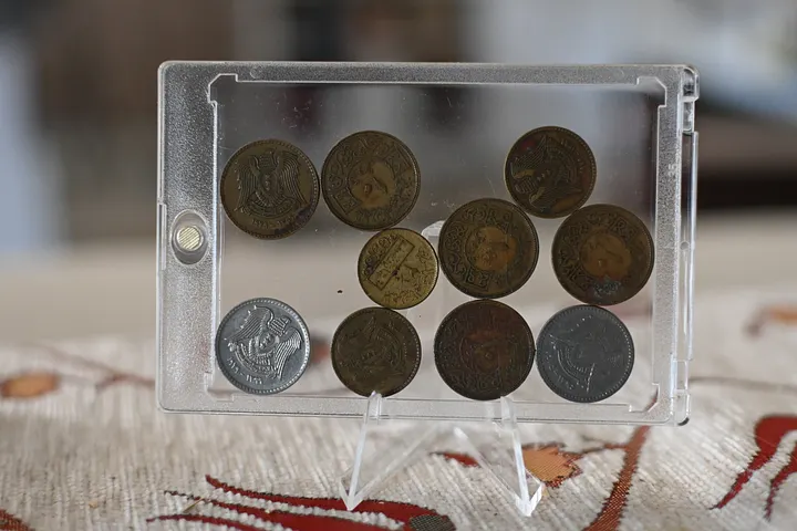 مجموعة قطع نقدية معدنية سورية اصدار 1970 -1980 product image (1)