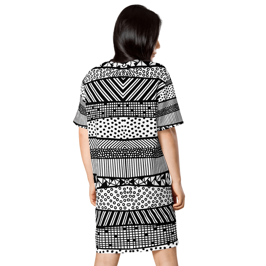 Modern pattern in black and white T-Shirt Dress product image (10)