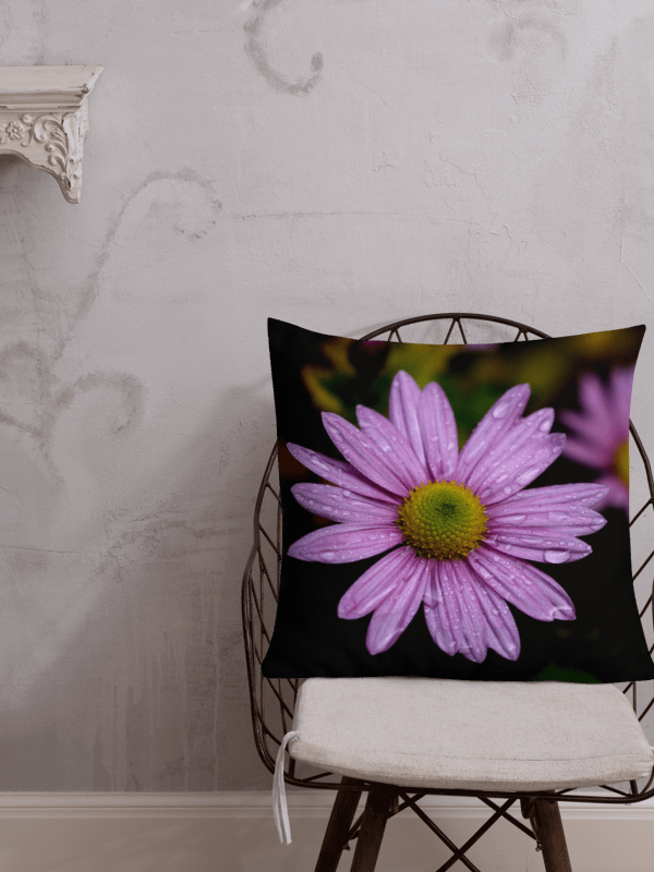 Premium-Kissen - Rosa Blüte mit Tautropfen product image (1)