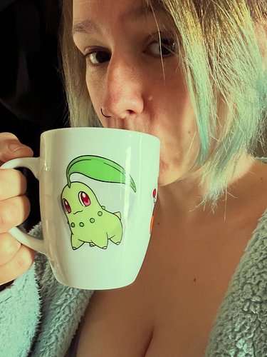 Sipping out my new mug this morning 😎