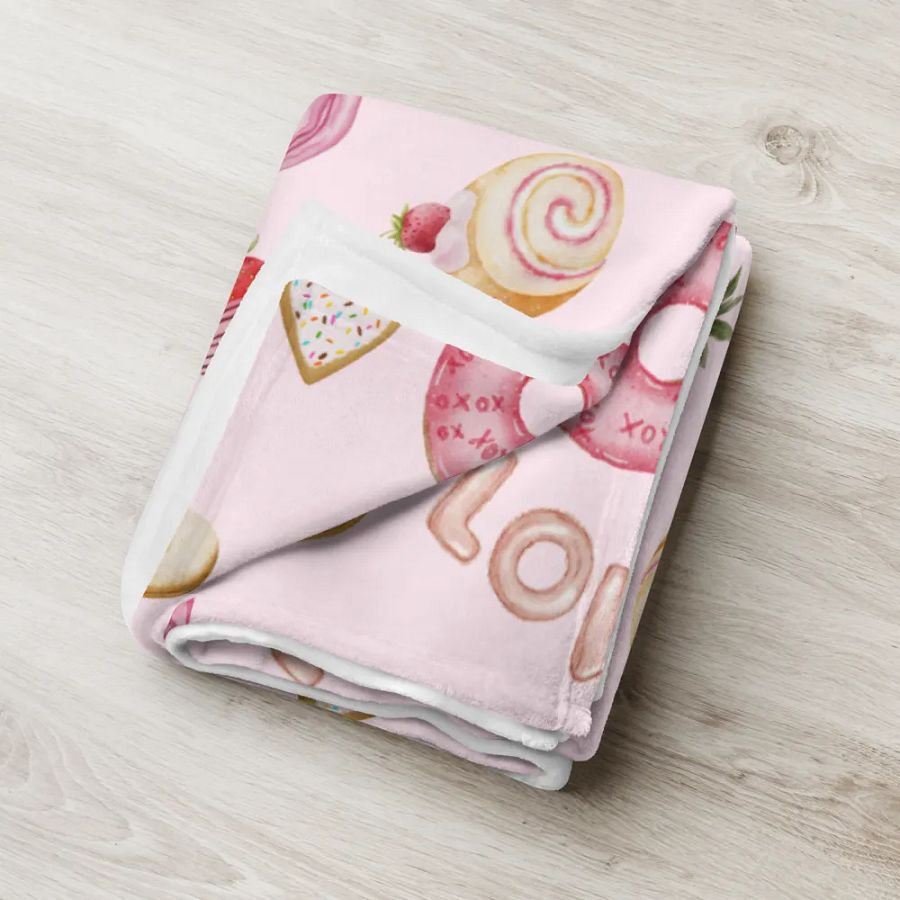 Valentine's Day Sweets and Cupcakes product image (18)