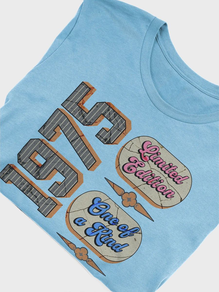 Limited Edition 1975 Vintage Text Graphic Tee product image (42)