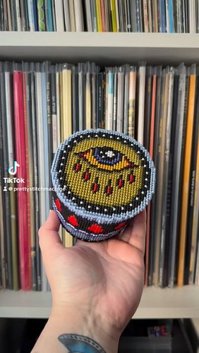 no round canvas required, this sick eye small round box uses one normal sheet of plastic canvas and clocks in just under 5k s...