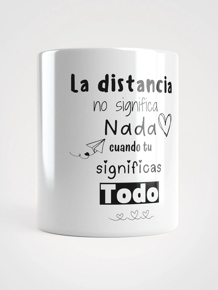 La distancia no significa nada Mug product image (1)