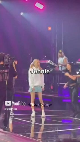 Jennie siendo una gelatina 🤣 #jennie #blackpink